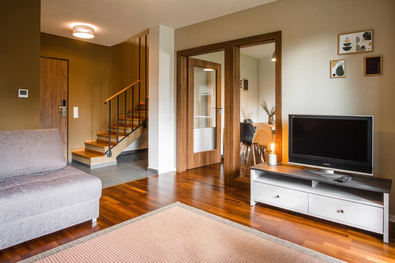 Bazalt Apartments Миеркуря Чук Екстериор снимка