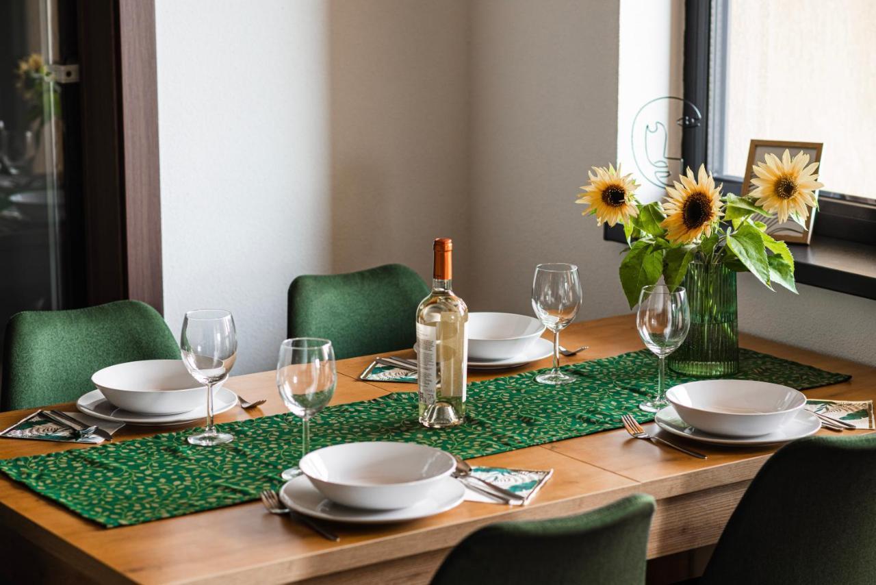 Bazalt Apartments Миеркуря Чук Екстериор снимка