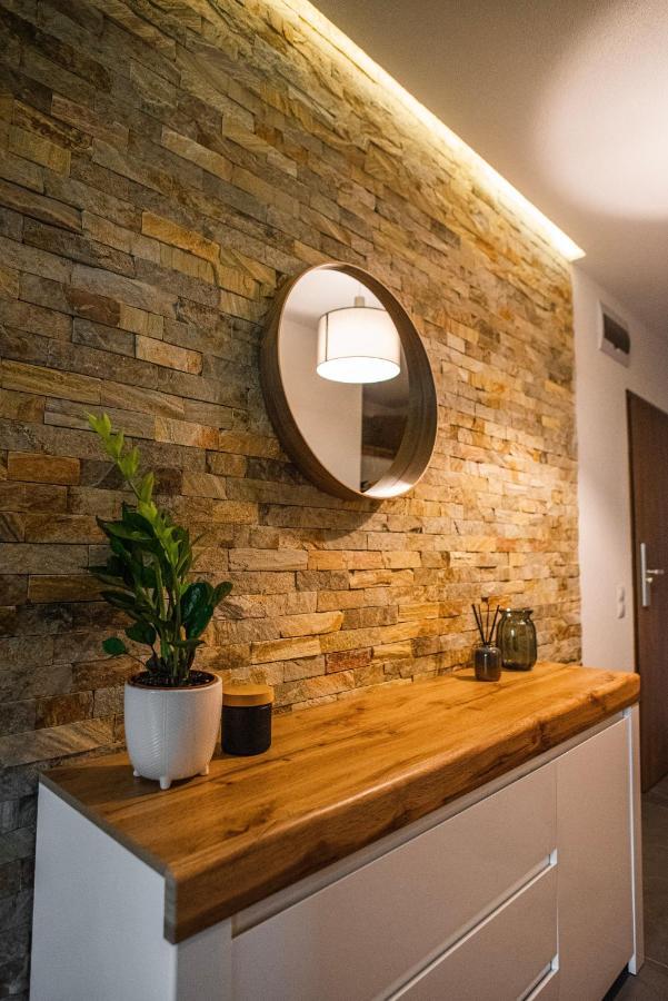 Bazalt Apartments Миеркуря Чук Екстериор снимка