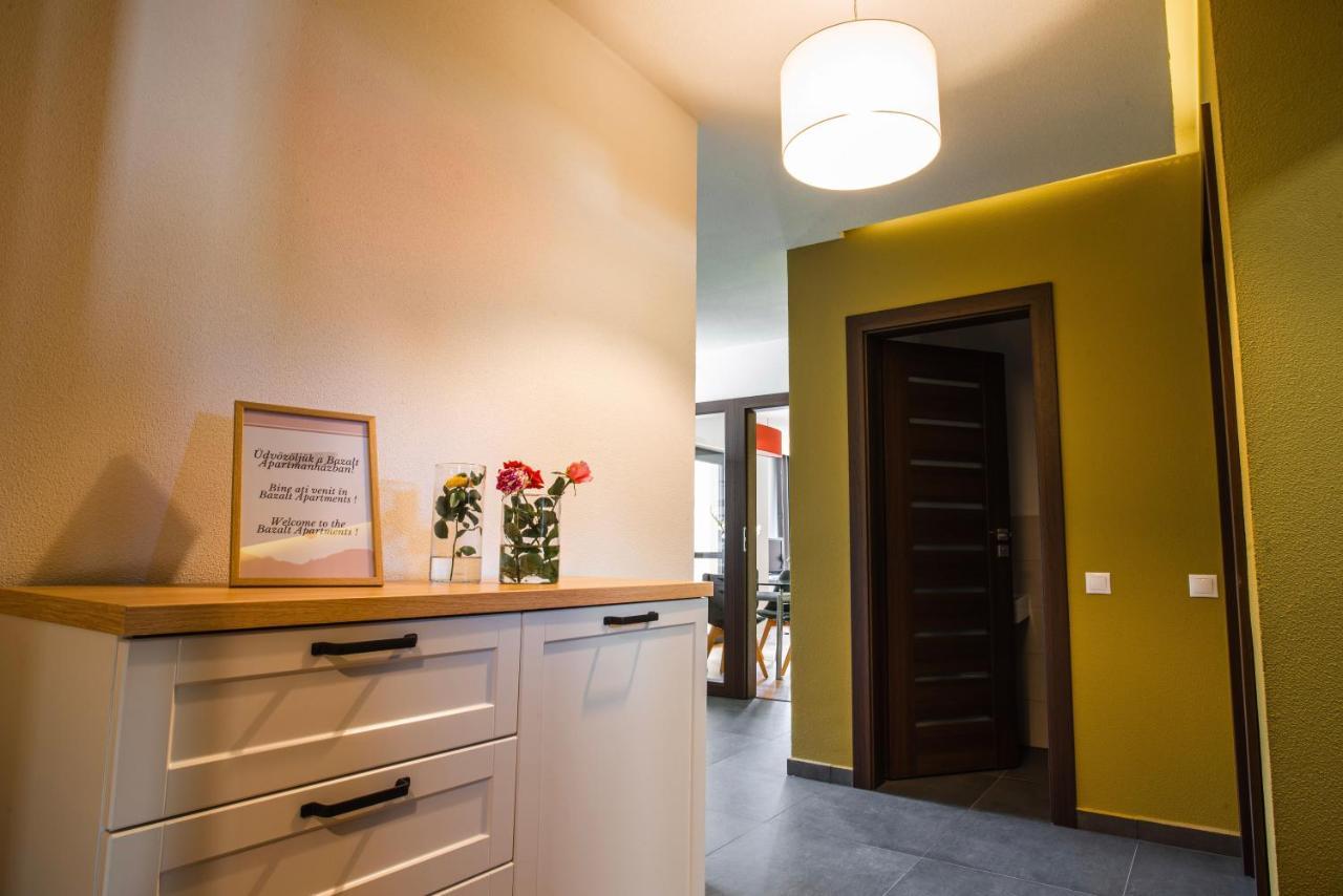 Bazalt Apartments Миеркуря Чук Екстериор снимка